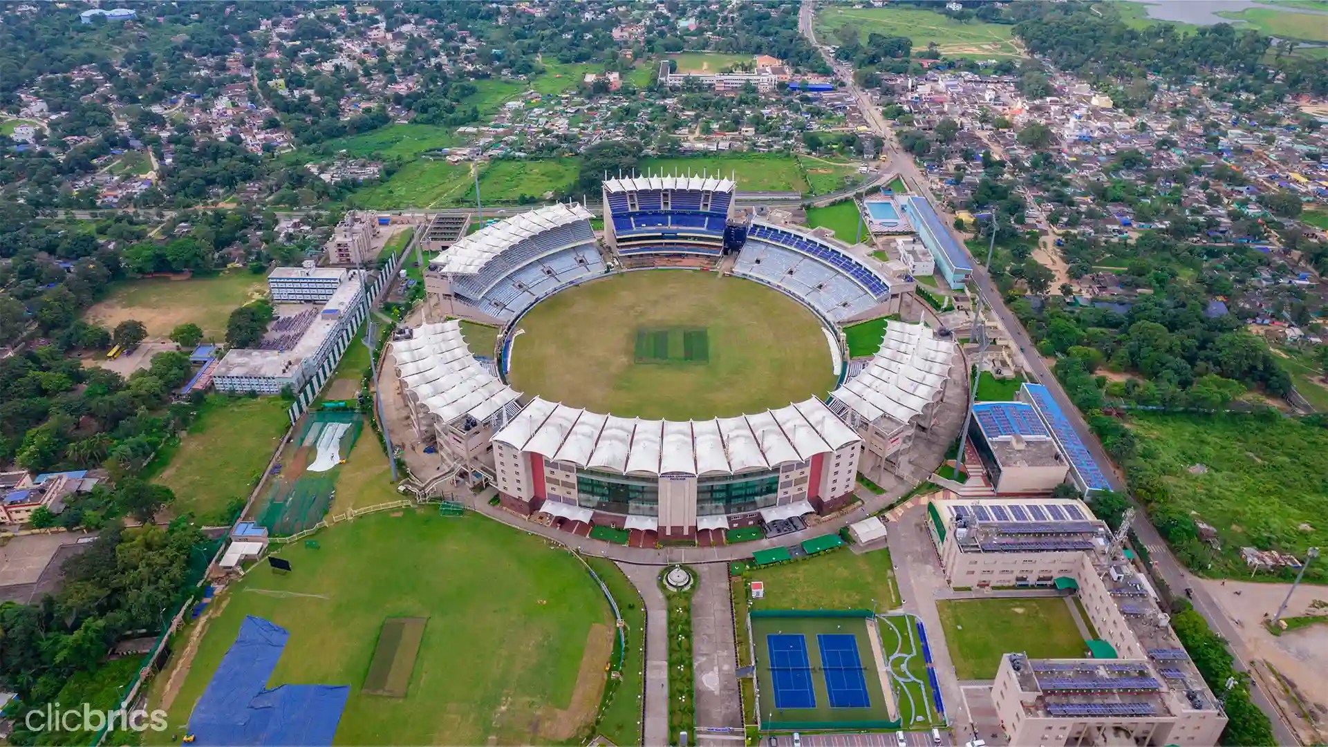 10 Biggest Cricket Stadiums in India With Seating Capacity & Unique Features